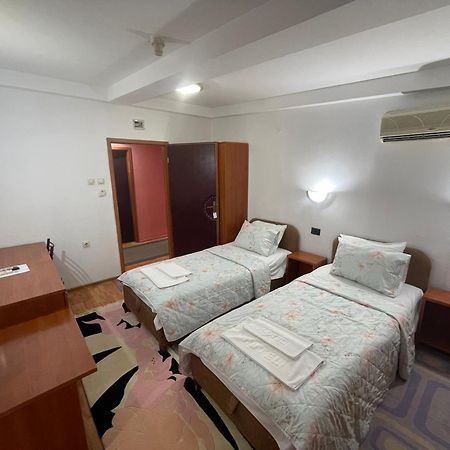 Hotel Square Skopje Exteriör bild